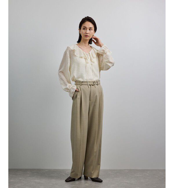 ROPE「【洗える】ラッフルVネックブラウス（ジャガード/リーフプリント）【WEB・一部店舗限定】」|シャツ・ブラウス|