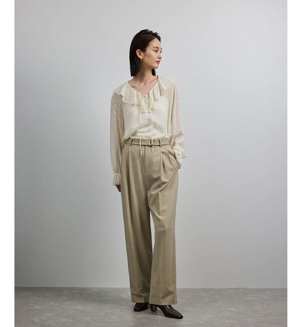 ROPE「【洗える】ラッフルVネックブラウス（ジャガード/リーフプリント）【WEB・一部店舗限定】」|シャツ・ブラウス|