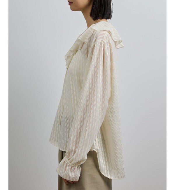 ROPE「【洗える】ラッフルVネックブラウス（ジャガード/リーフプリント）【WEB・一部店舗限定】」|シャツ・ブラウス|