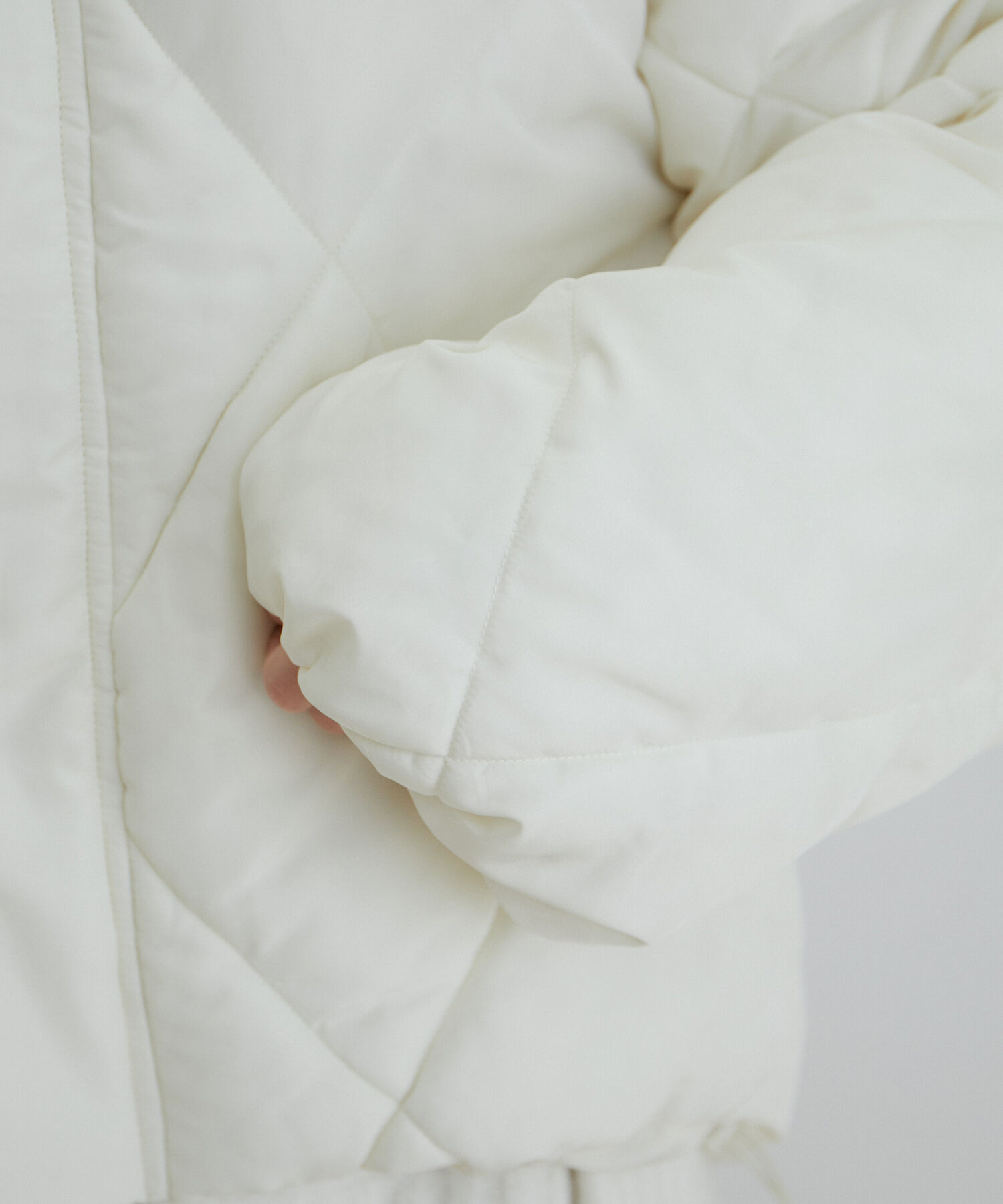 vis-a-vis「【WEB限定】ファイバーダウンダイヤキルトショートブルゾン」|ダウン|