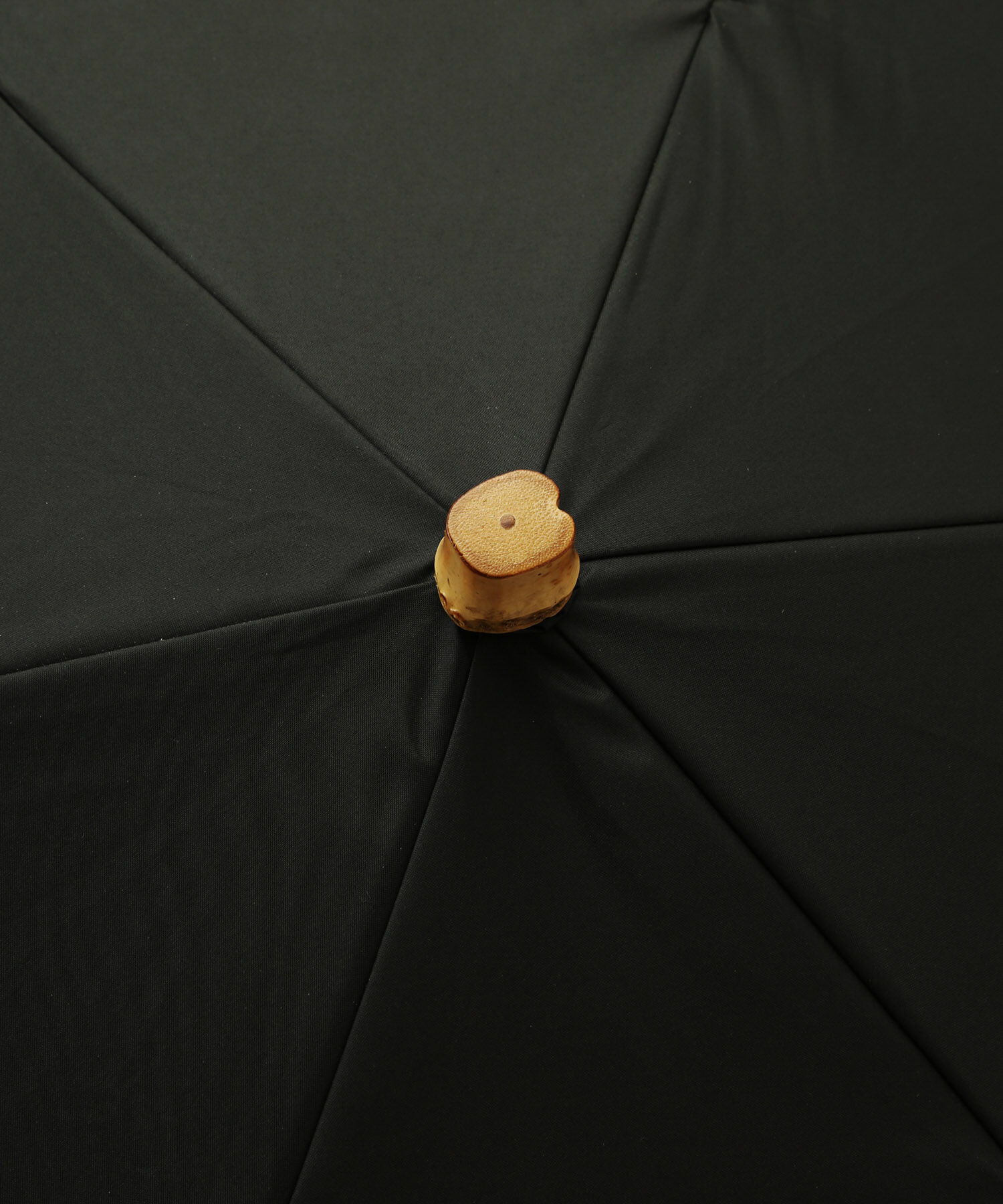 VIS「【晴雨兼用/遮光率100%】バンブーハンドルコンパクト折り畳み傘」|傘|