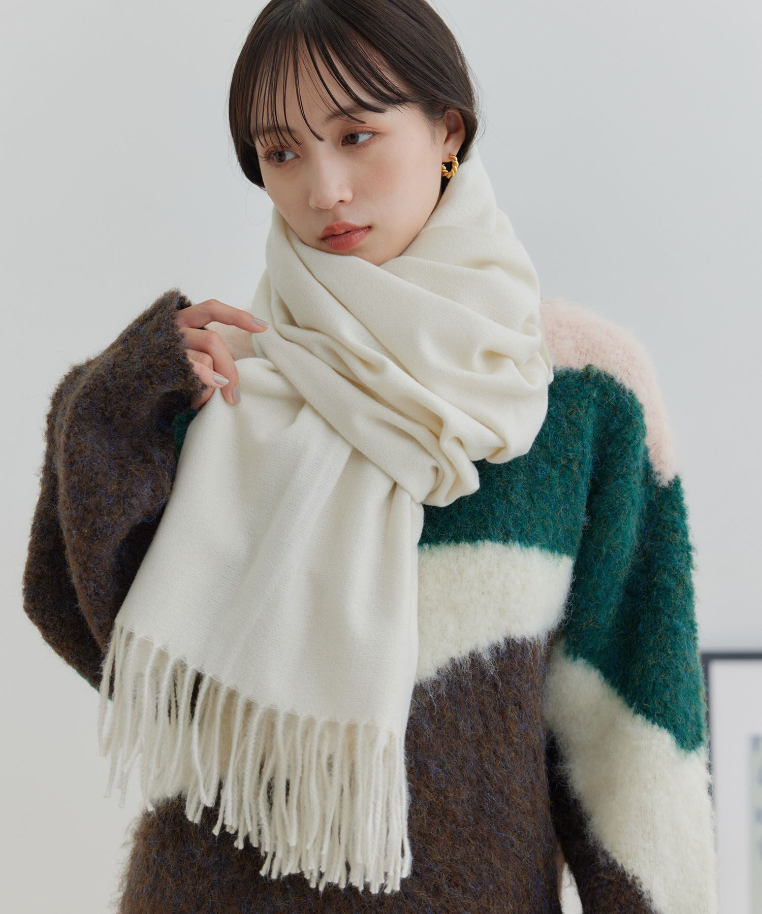 VIS「【リサイクルポリ】なめらかタッチ無地大判ストール」|ストール|