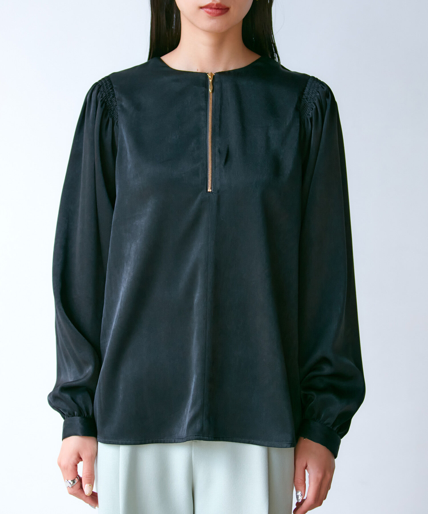 VIS「【前後2WAY】ファスナーピーチサテンブラウス」|シャツ・ブラウス|