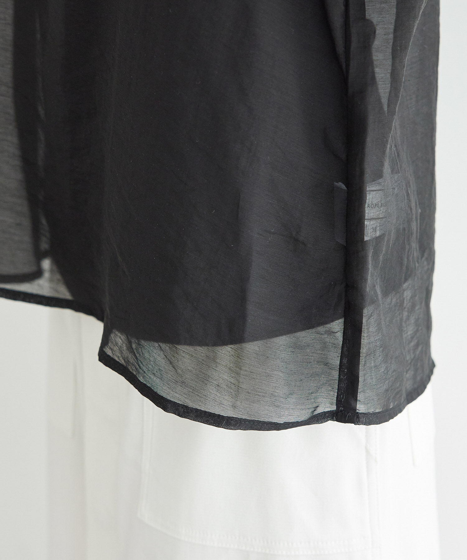 Rope&rsquo;Picnic「【emur/エミュール】シアーフリルカフスブラウス」|シャツ・ブラウス|