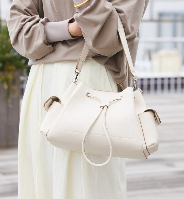  「【収納力抜群】2WAYサイドポケット巾着ショルダー」|ショルダー・メッセンジャー|ホワイト