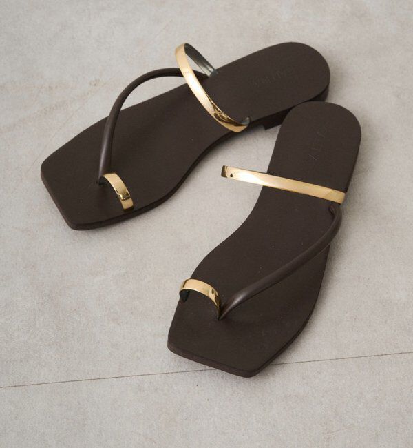  「【GALENA/ガレナ】メタルラインフラットサンダル」|その他|ゴールド