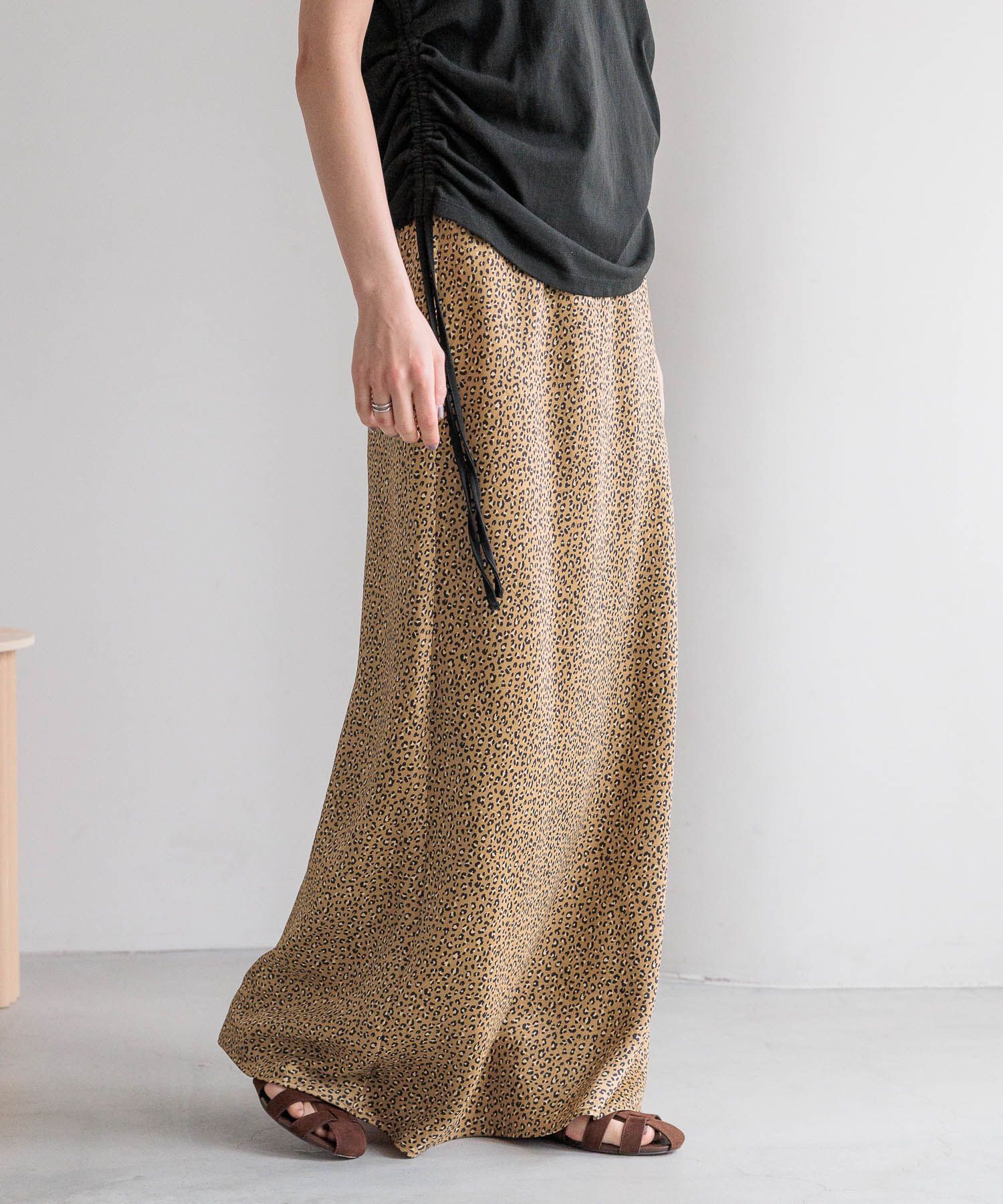 LOWRYS FARM「ストレッチサテンスカート」|スカート|ﾋｮｳｶﾞﾗ