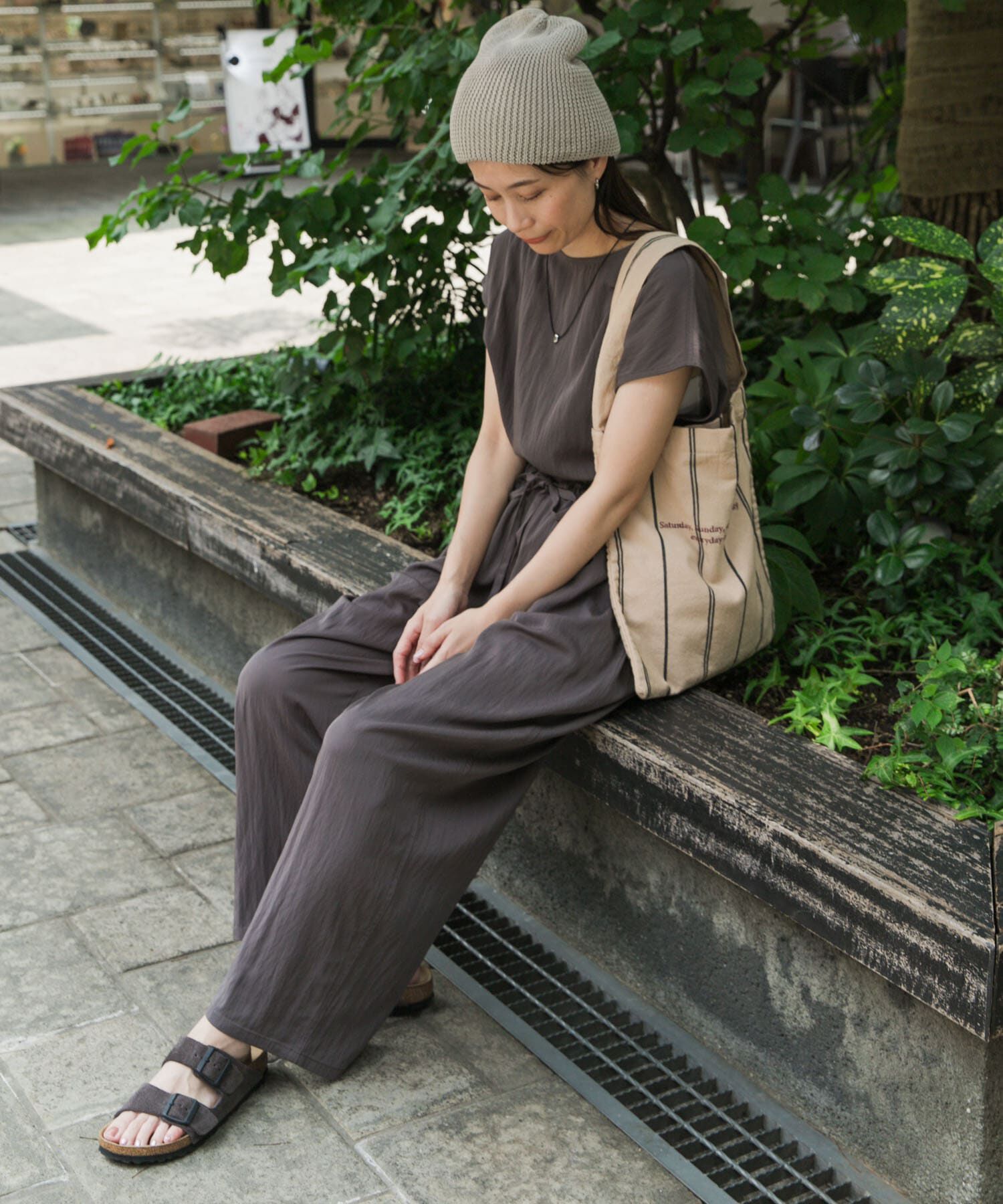 URBAN RESEARCH DOORS「『UVカット/接触冷感/吸水速乾』ドロストオールインワン」|スカート|チャコールグレー