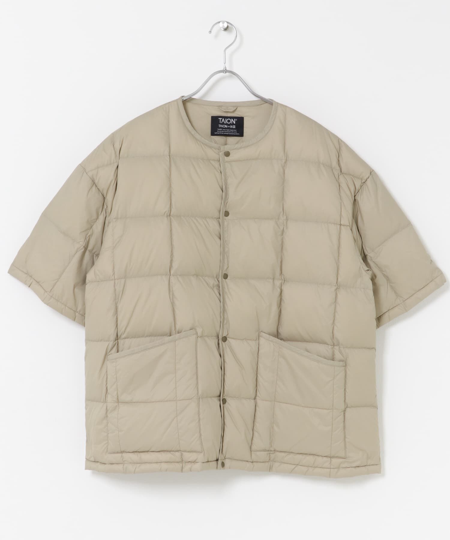 URBAN RESEARCH DOORS「『別注』TAION&times;DOORS　ショートスリーブAラインライトダウン」|ダウン|