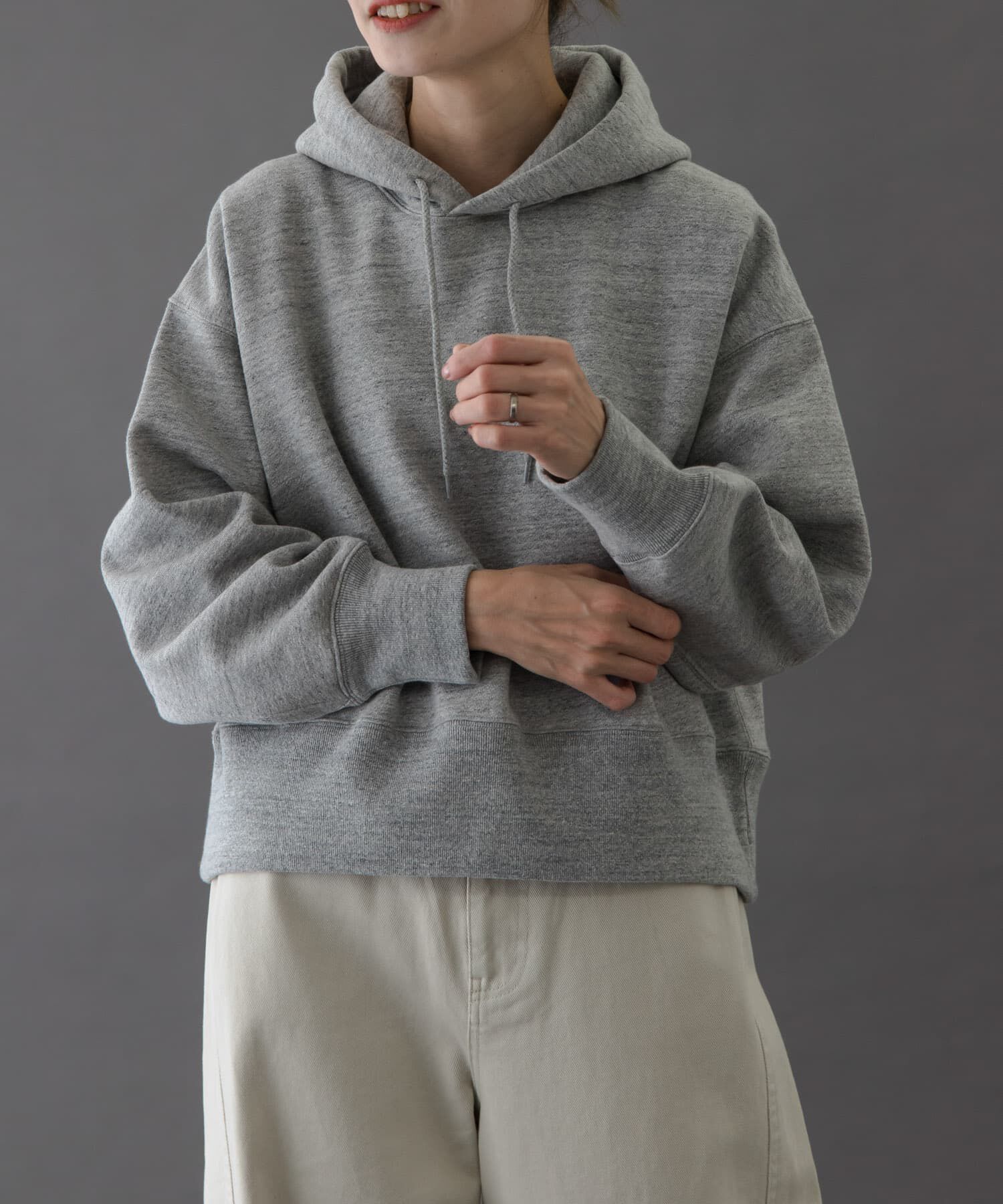 URBAN RESEARCH DOORS「FORK&SPOON　リサイクル裏毛クロップドフーディー」|パーカー|グレー系その他