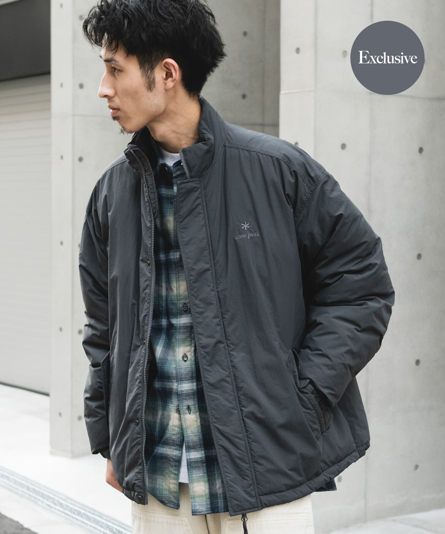 URBAN RESEARCH DOORS「『別注』Snow Peak Apparel&times;DOORS　N/T Insulation Jacket」|ノーカラーコート|チャコールグレー