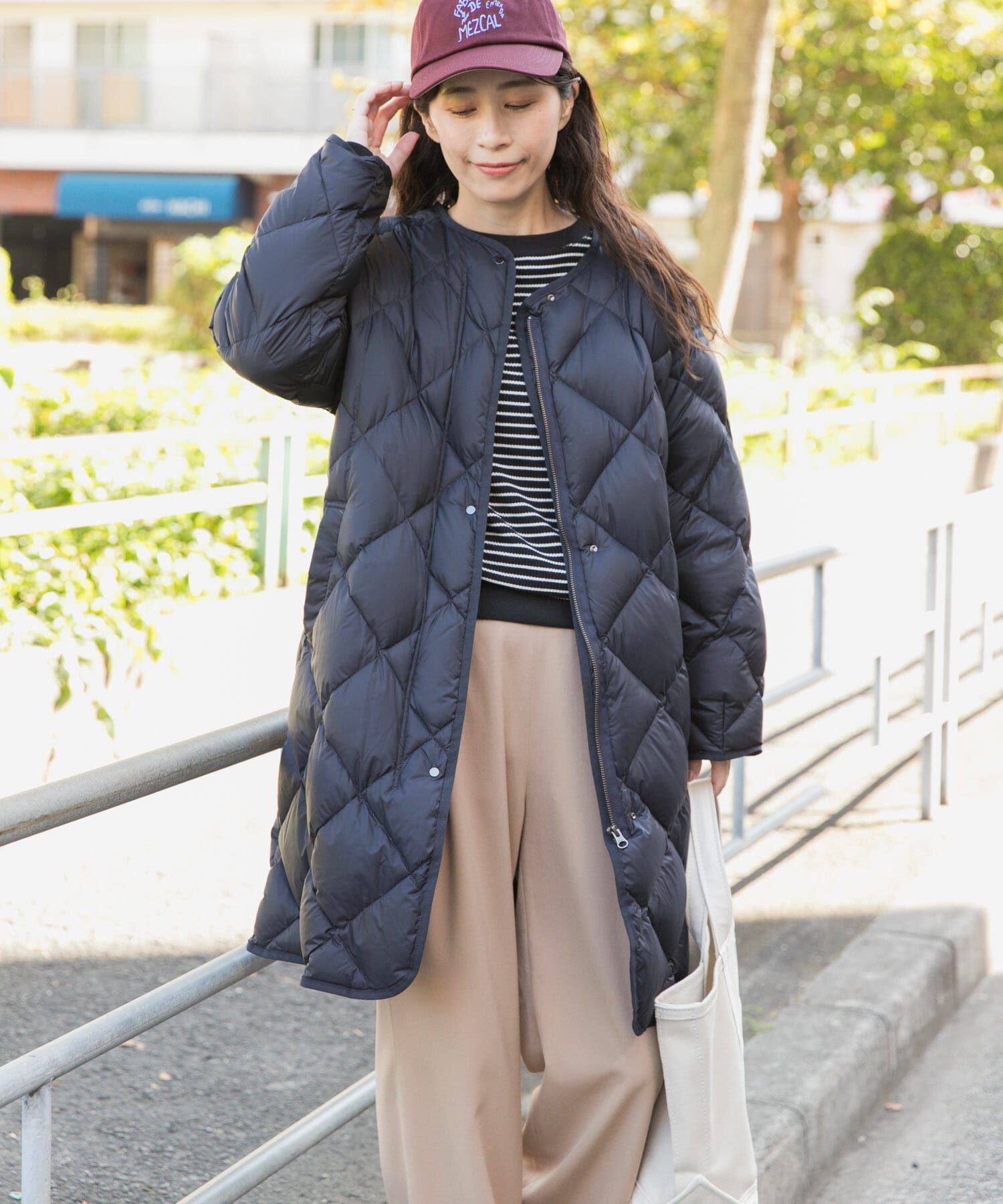 URBAN RESEARCH DOORS「ライトダウンキルトロングコート」|ノーカラーコート|