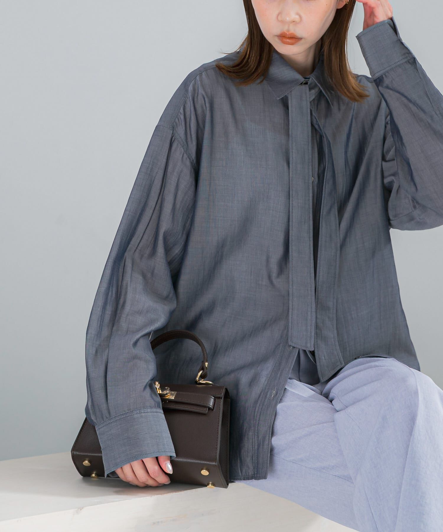 URBAN RESEARCH ROSSO「タイ付デニムライクシアーシャツ」|シャツ・ブラウス|