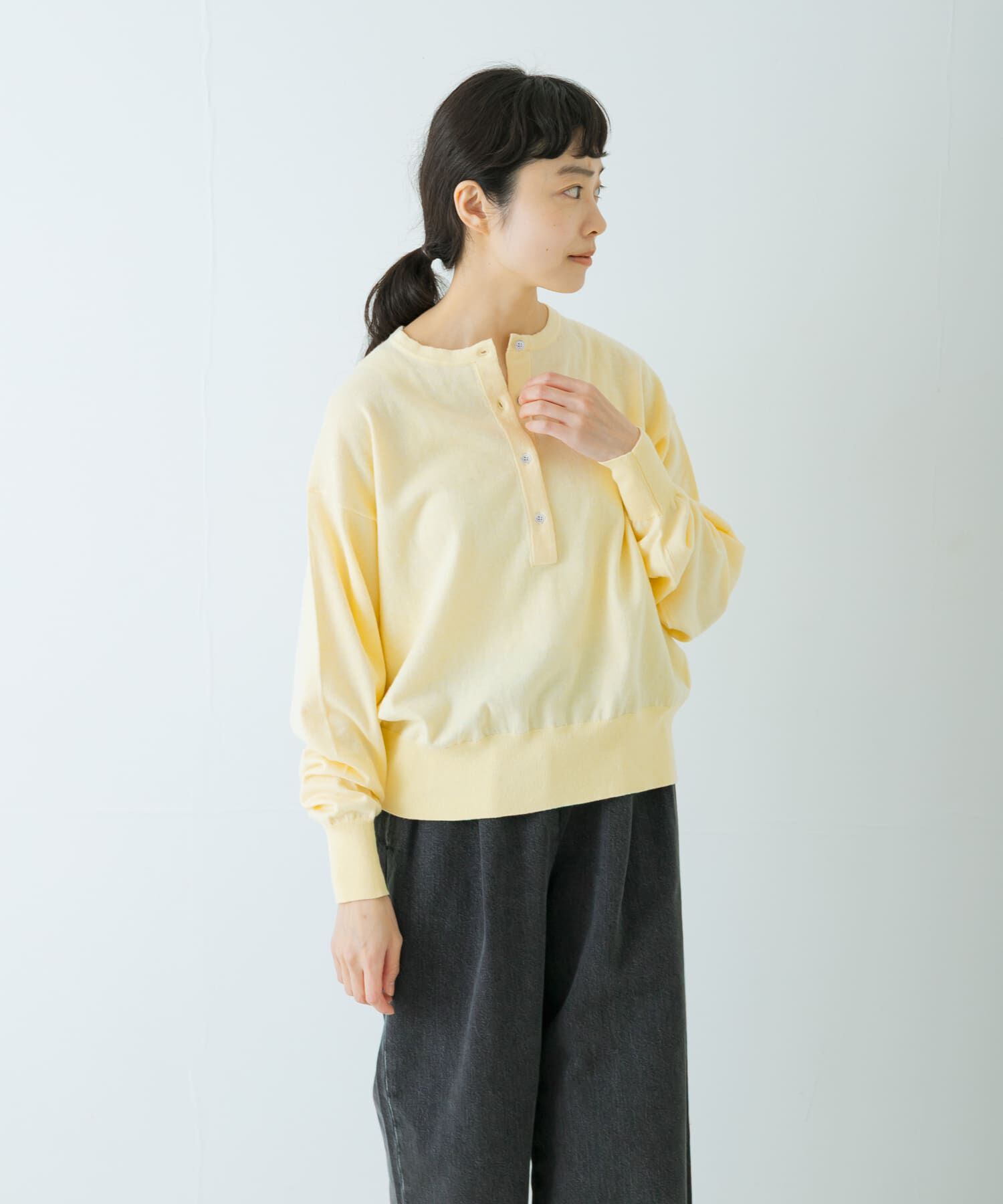 かぐれ「コットンカシミヤヘンリーネックニット」|ニット・セーター|イエロー