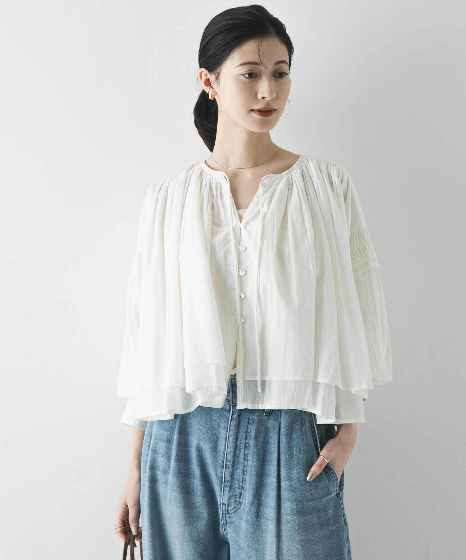 URBAN RESEARCH「コットンボイルギャザーショートブラウス」|シャツ・ブラウス|
