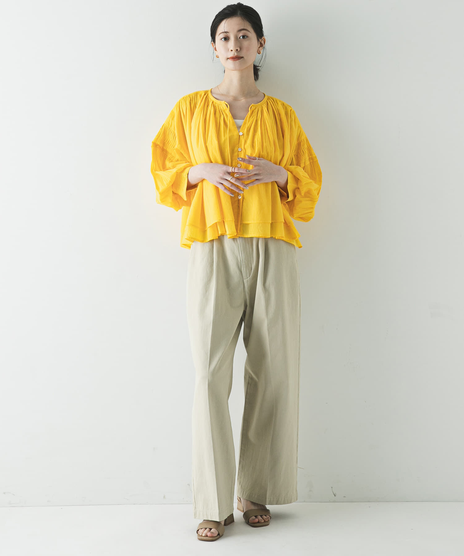 URBAN RESEARCH「コットンボイルギャザーショートブラウス」|シャツ・ブラウス|