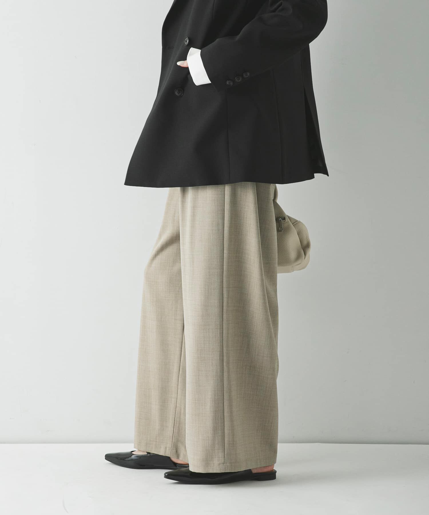 URBAN RESEARCH「『3サイズ展開』『イージーケア』タックギャザーストレートパンツ」|その他|