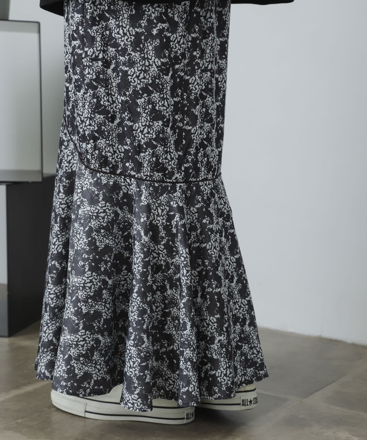 SENSE OF PLACE by URBAN RESEARCH「アートフラワーマーメイドスカート」|スカート|