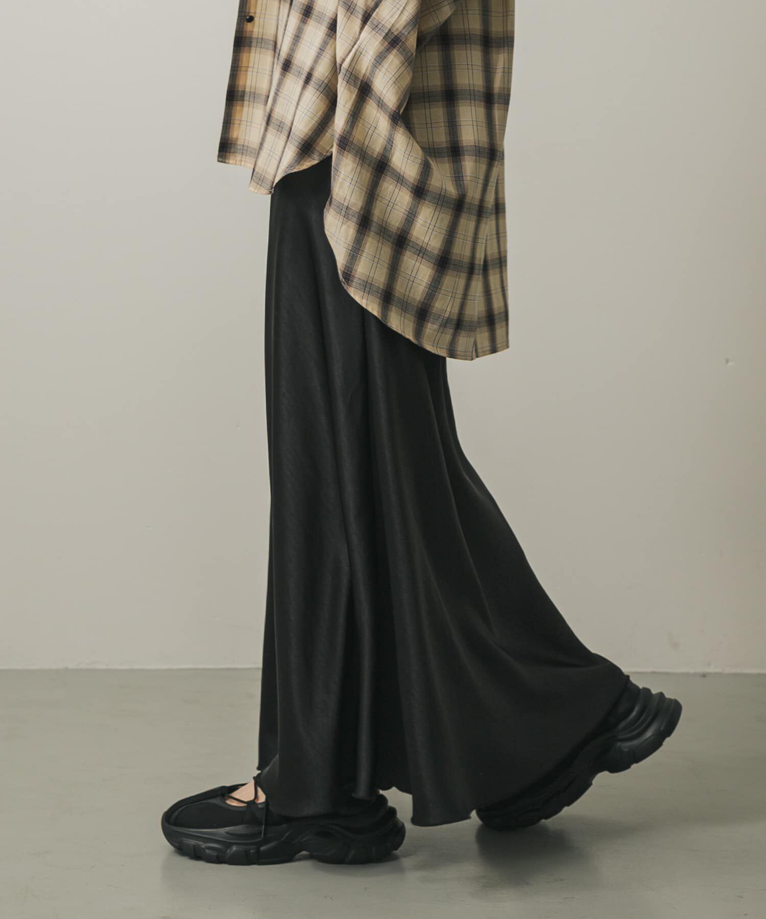 SENSE OF PLACE by URBAN RESEARCH「『一部WEB限定カラー』ナローサテンスカート」|スカート|