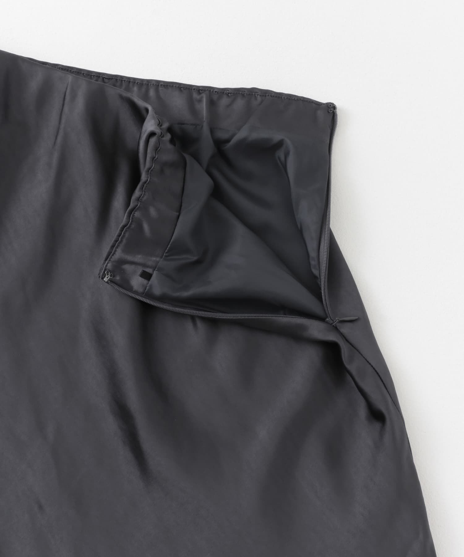 SENSE OF PLACE by URBAN RESEARCH「『一部WEB限定カラー』ナローサテンスカート」|スカート|