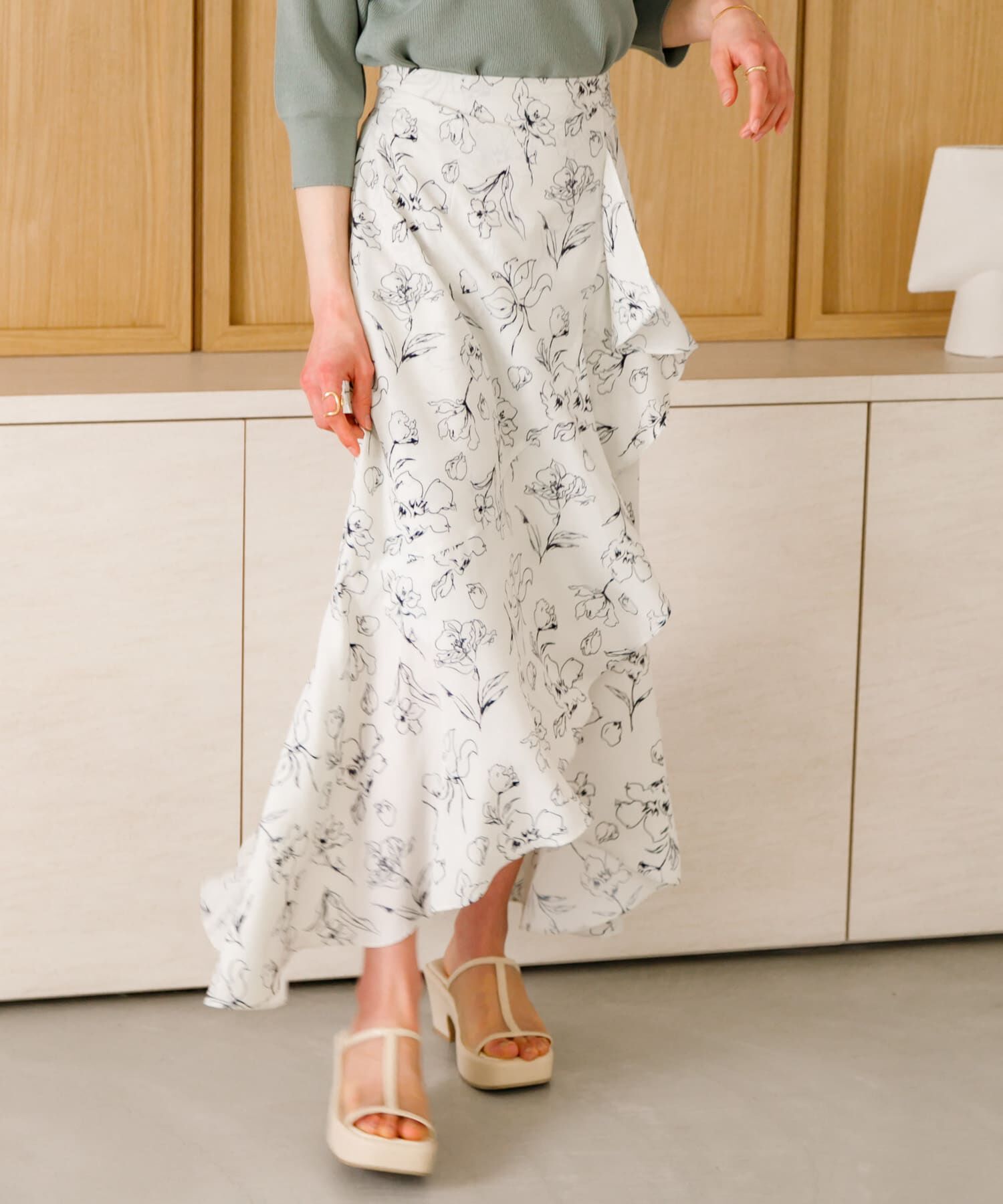 SENSE OF PLACE by URBAN RESEARCH「フラワープリントフリルスカート」|スカート|