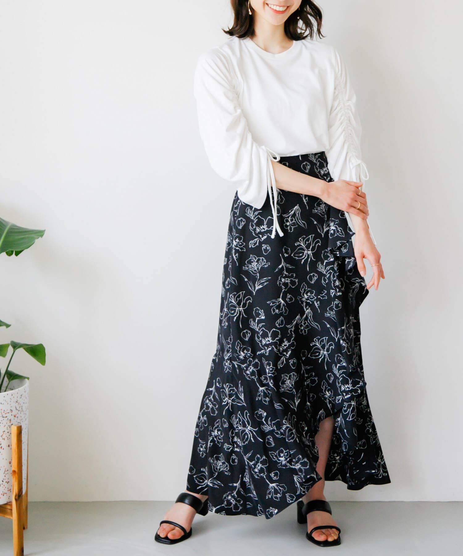 SENSE OF PLACE by URBAN RESEARCH「フラワープリントフリルスカート」|スカート|ブラック系その他