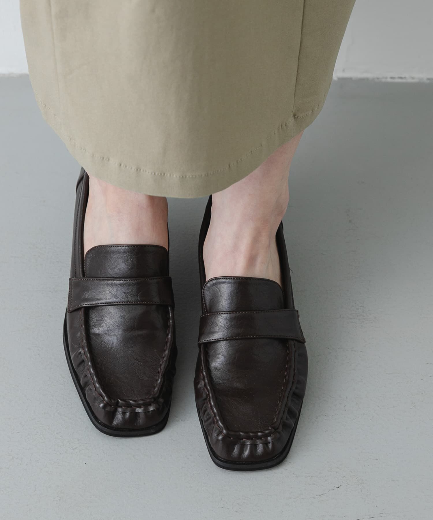 SENSE OF PLACE by URBAN RESEARCH「ワイドスクエアギャザーローファー」|ローファー|