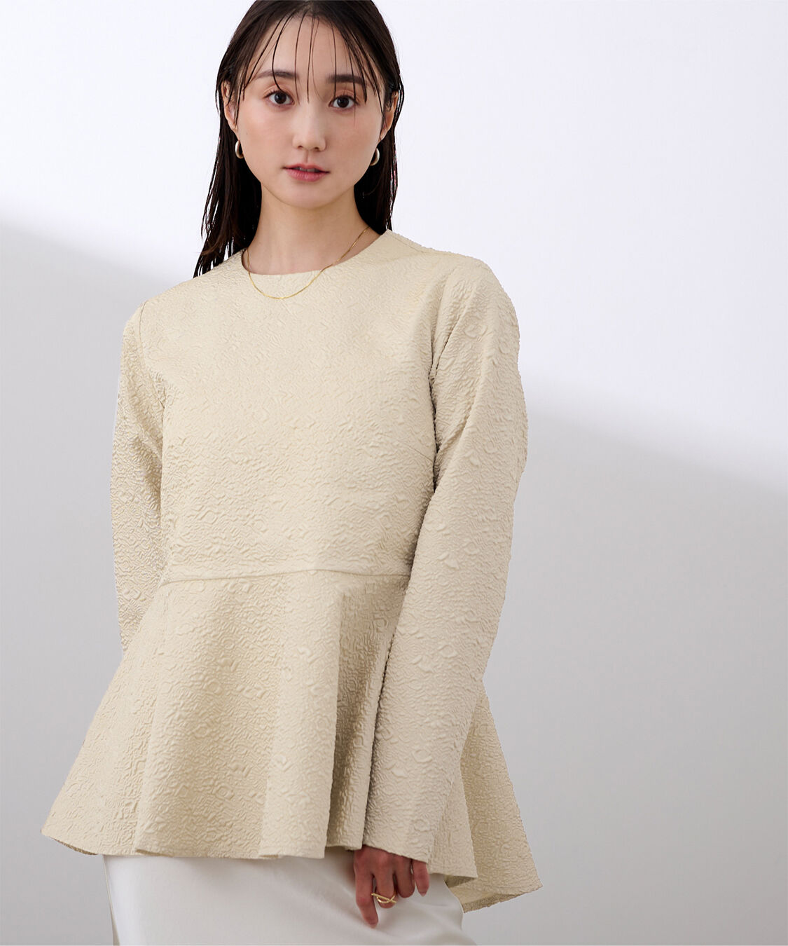 ur's「ふくれジャガードクルーネックペプラムプルオーバー」|プルオーバー|
