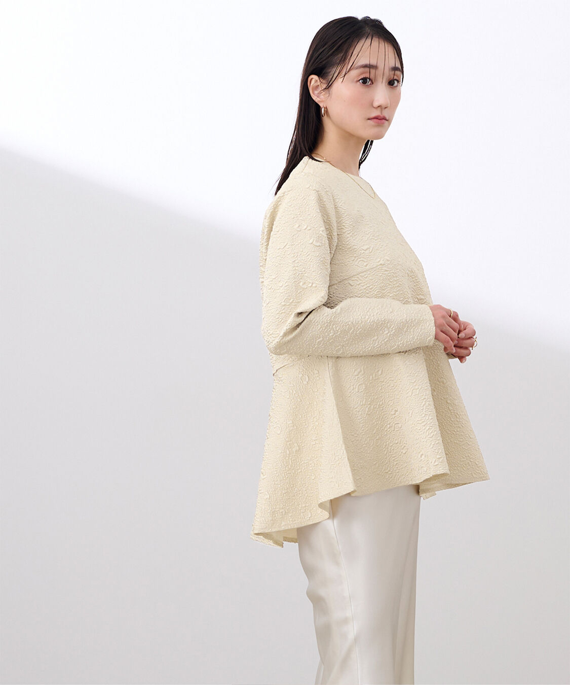 ur's「ふくれジャガードクルーネックペプラムプルオーバー」|プルオーバー|