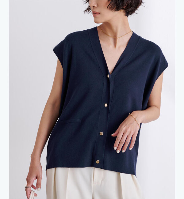 ur's「ゴールド釦Vネックフレンチスリーブニット」|ニット・セーター|