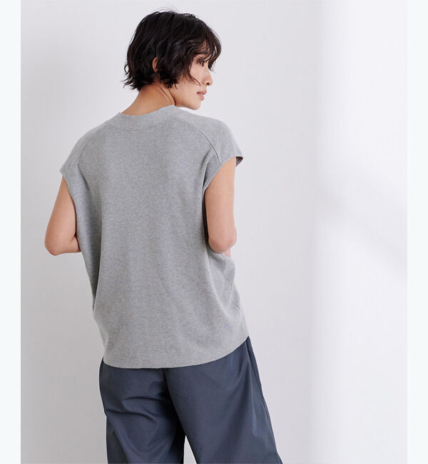 ur's「ゴールド釦Vネックフレンチスリーブニット」|ニット・セーター|