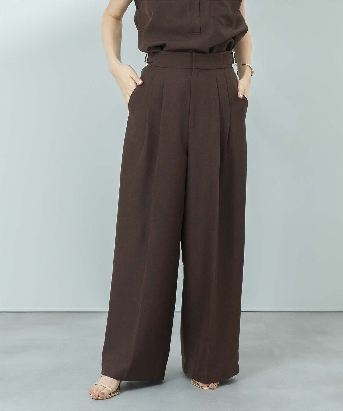 ur's「リネンライクサイドベルトデザインタックワイドパンツ」|スラックス|