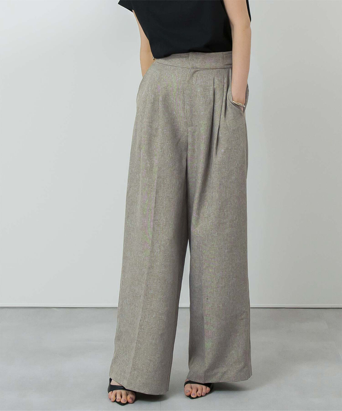 ur's「リネンライクサイドベルトデザインタックワイドパンツ」|スラックス|