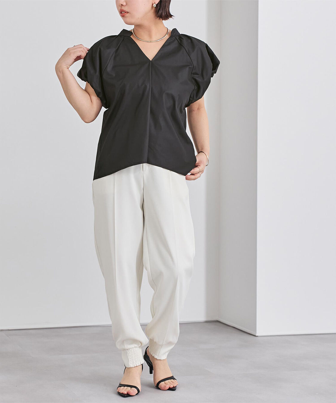 ur's「バルーンデザインキーネックブラウス」|シャツ・ブラウス|