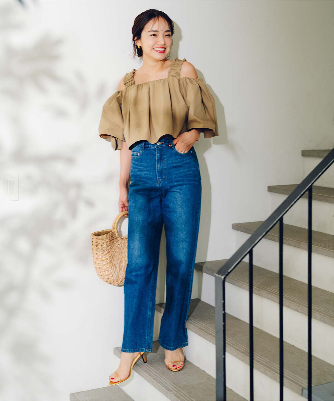 ur's「【春名亜美さんコラボアイテム】2wayフリルショルダートップス」|シャツ・ブラウス|