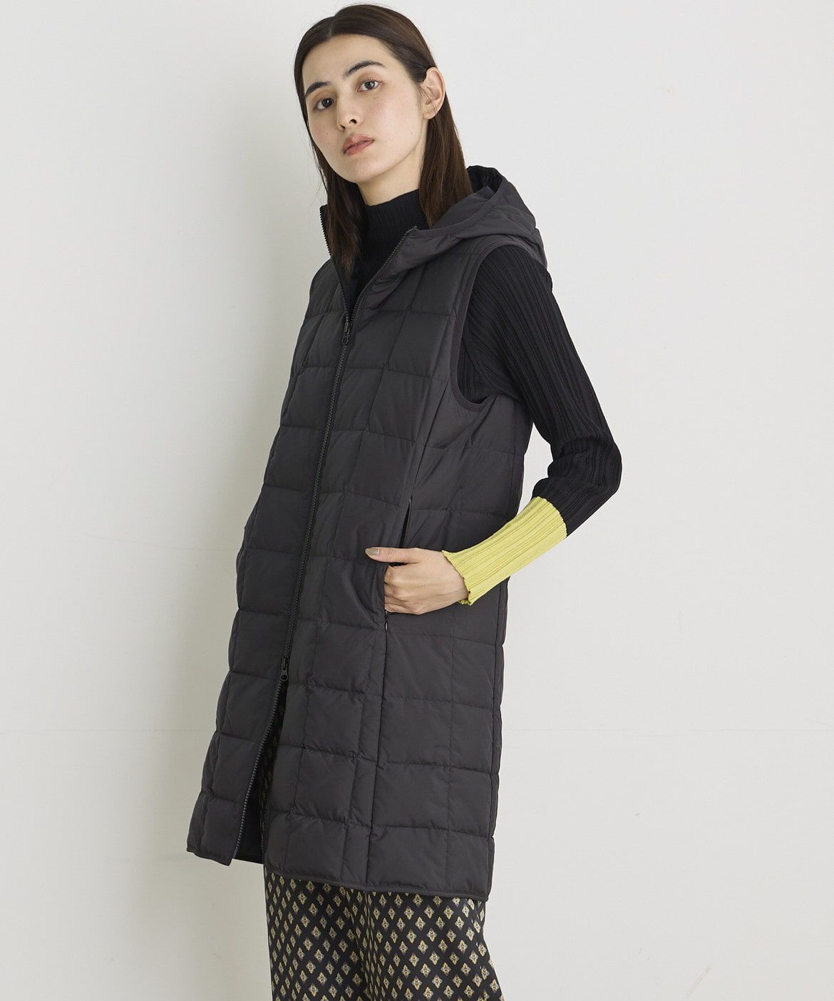 DAY by DAY it&rsquo;s international「ロングフードダウンベスト《TAION &amp; LIMONTA EAST》 」|ダウン|ブラック