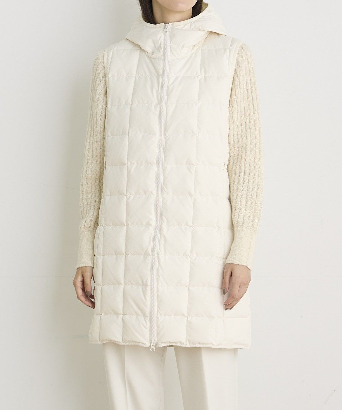 DAY by DAY it&rsquo;s international「ロングフードダウンベスト《TAION &amp; LIMONTA EAST》 」|ダウン|