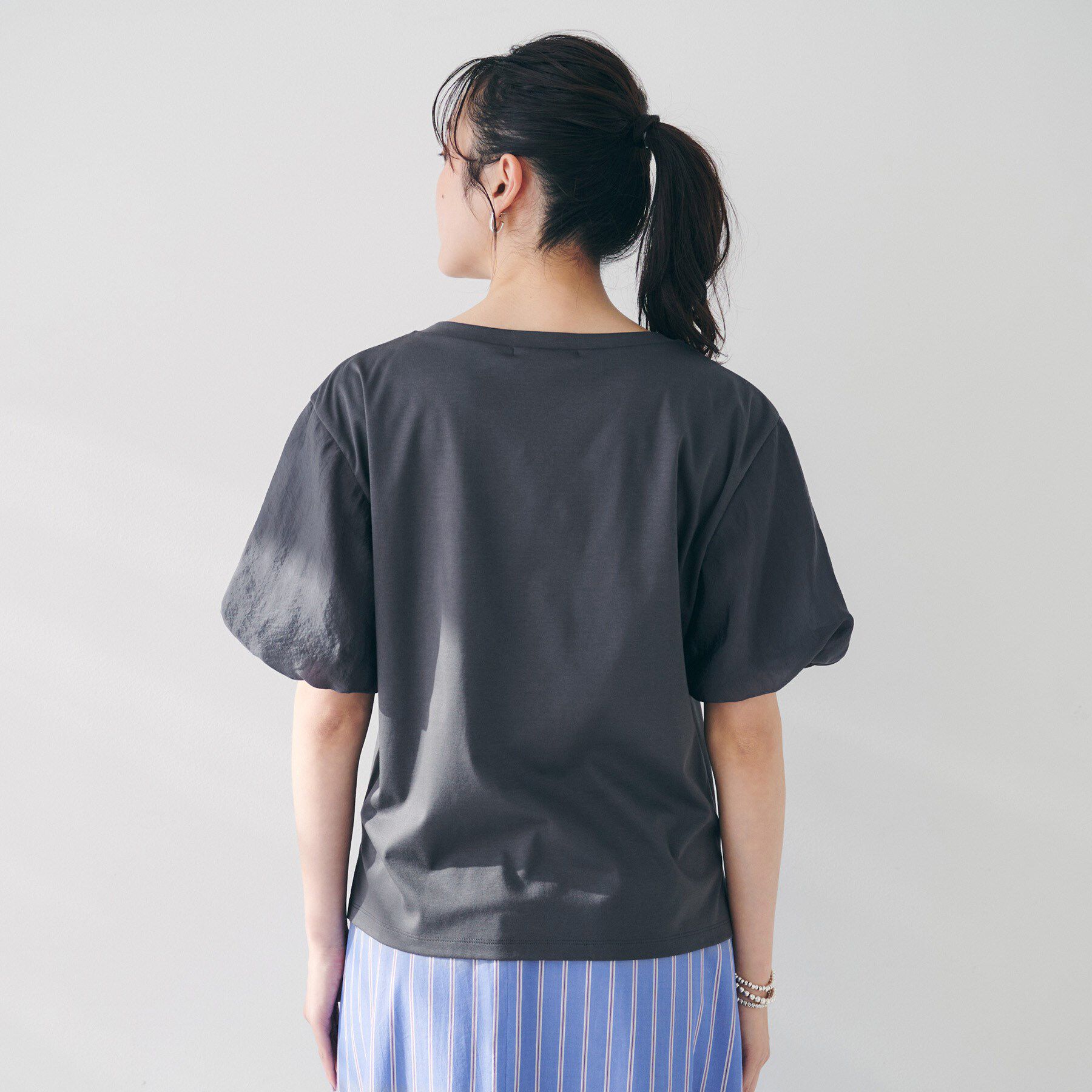 UNTITLED「【二の腕カバー/洗える】袖シアーバルーンプルオーバー」|Tシャツ・カットソー|
