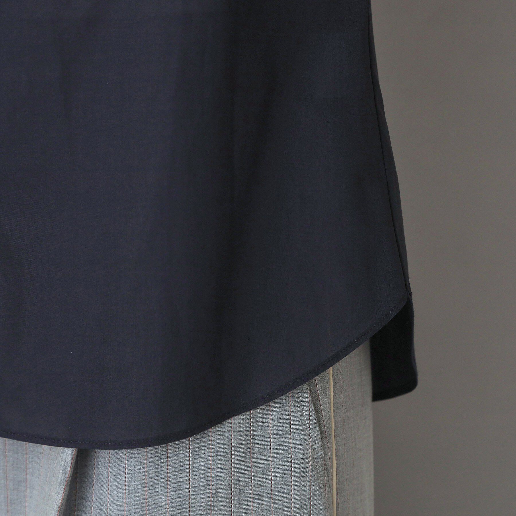 DRESSTERIOR「スタンドフリルネックブラウス」|シャツ・ブラウス|