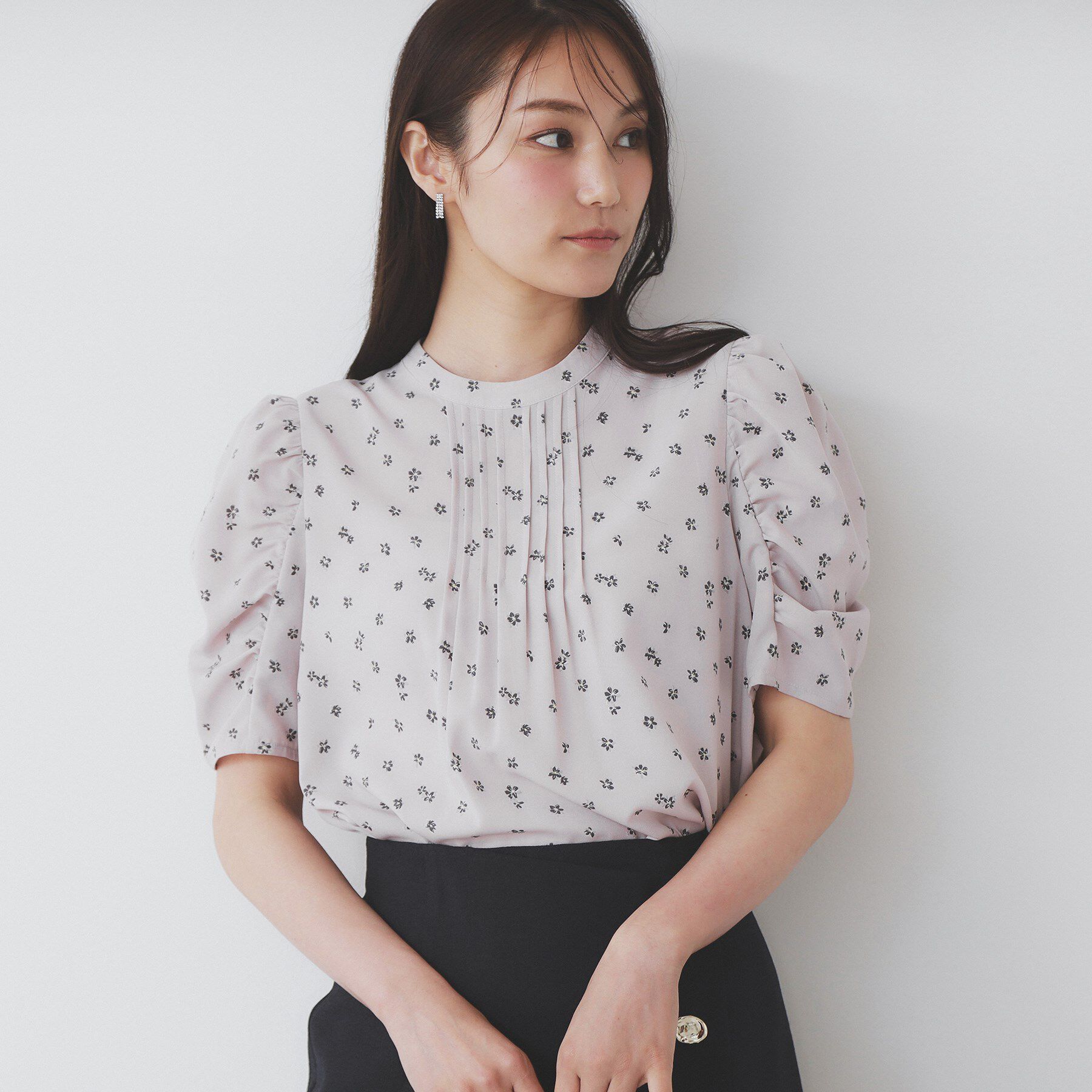 index「柄プリントピンタックブラウス【洗濯機洗い可/イージーアイロン/防シワ】」|シャツ・ブラウス|グレージュ(150)