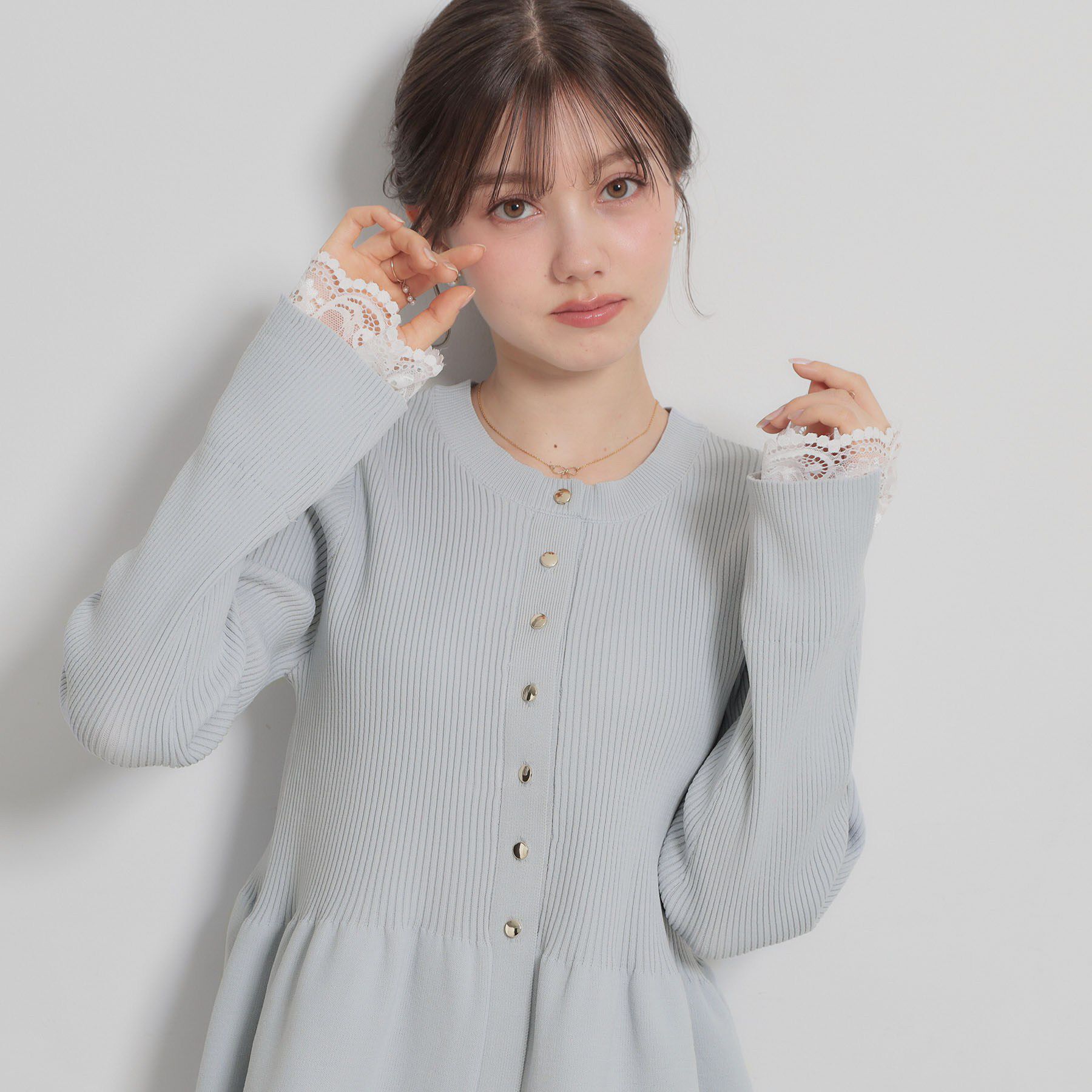 Couture broach「【大人かわいい・洗える】ペプラムニットカーディガン」|カーディガン|サックスブルー(09