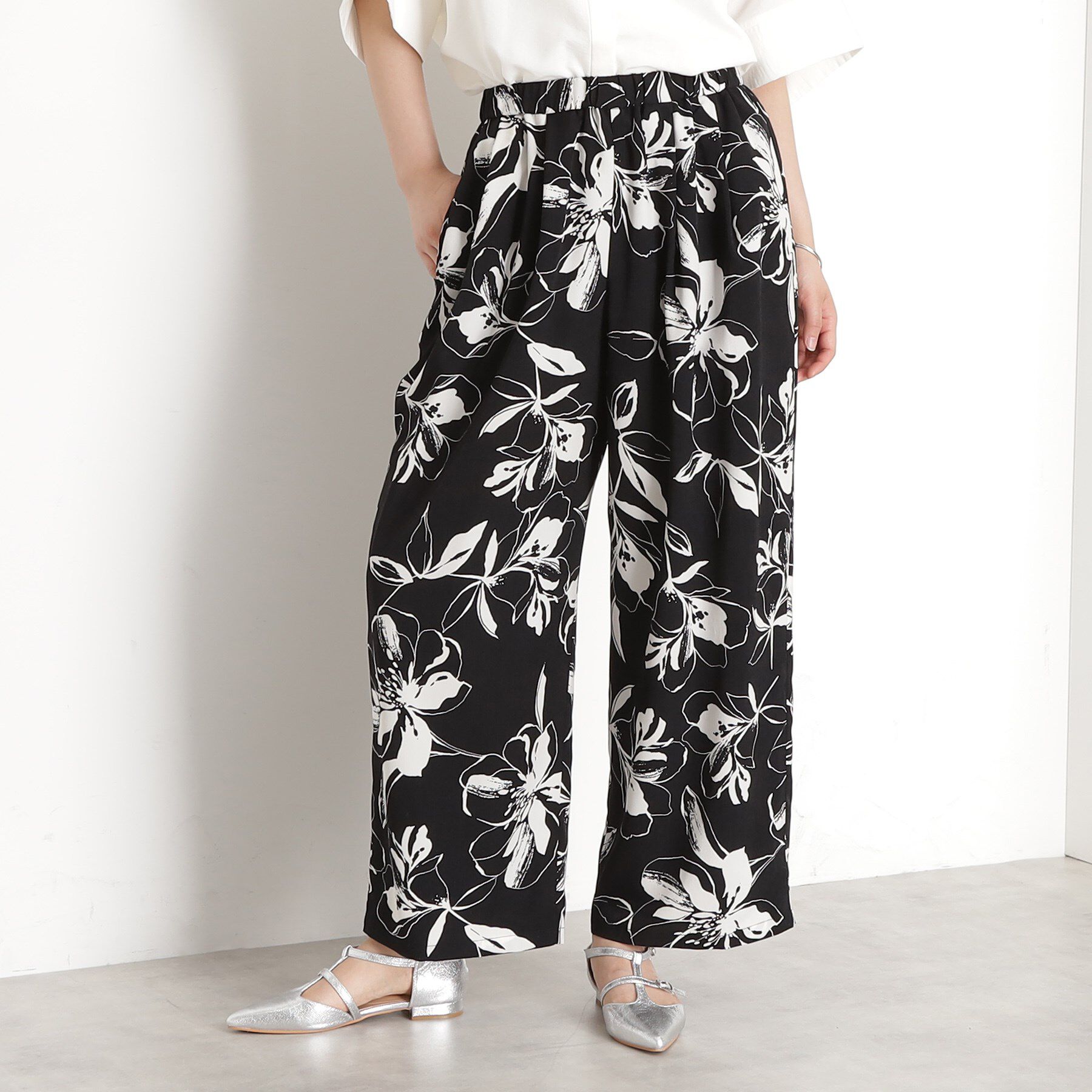 THE SHOP TK「フラワープリントイージーパンツ【洗える】」|その他|ブラックシルバー(1