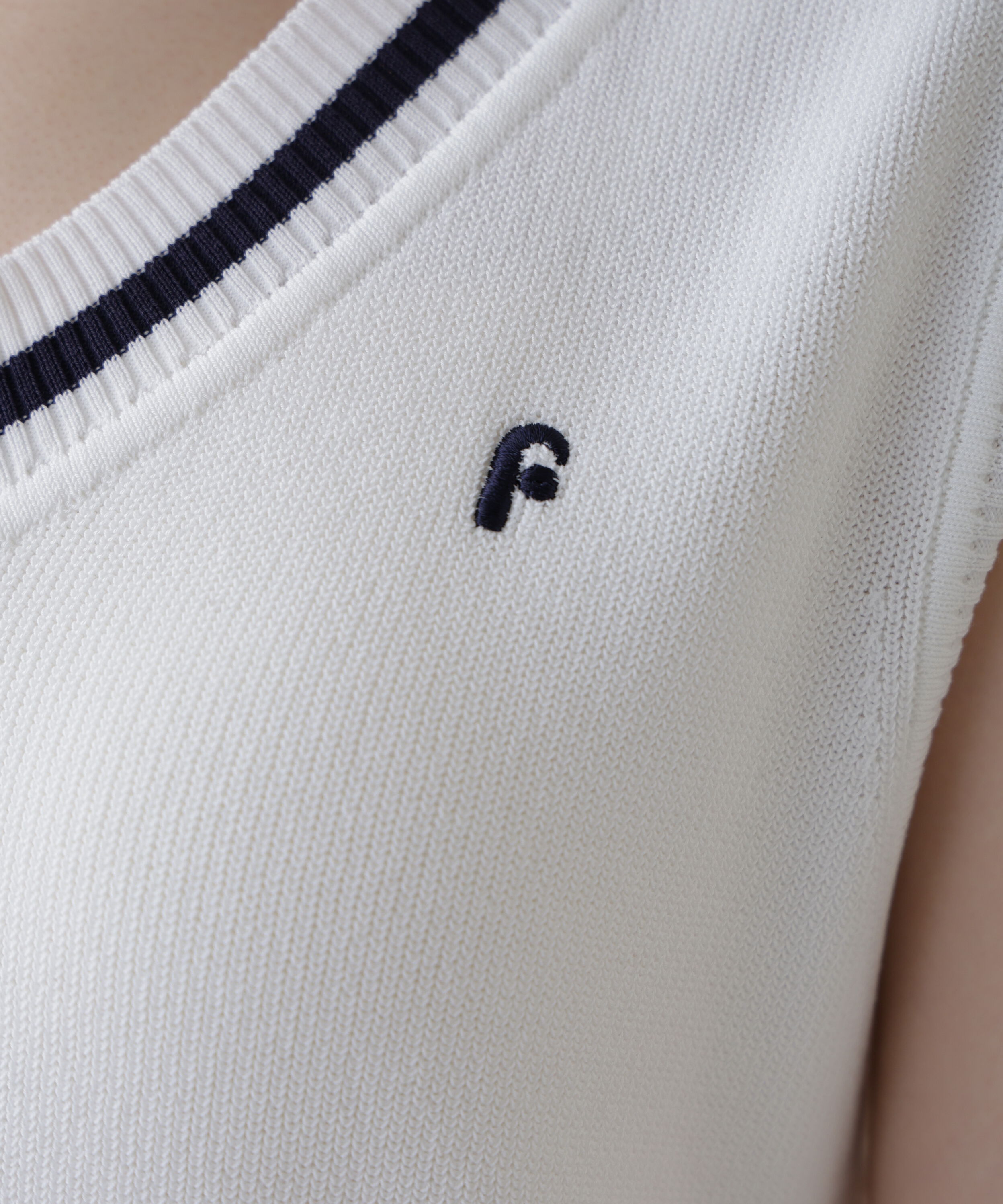  「Vネックポロノースリーブニット」|ニット・セーター|