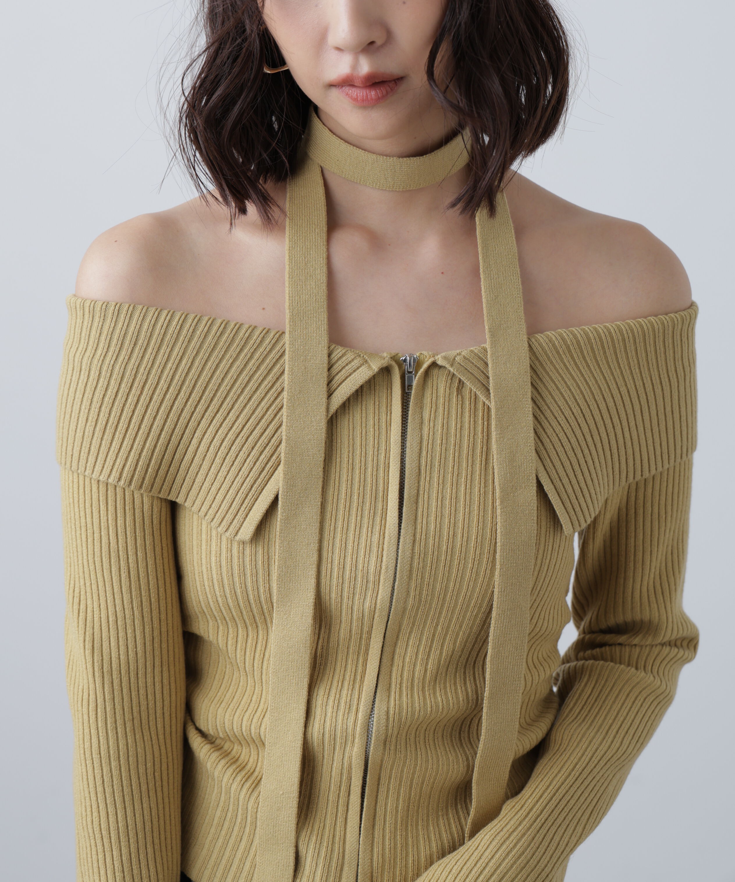  「フロントジップリブ衿オフショルニット」|ニット・セーター|