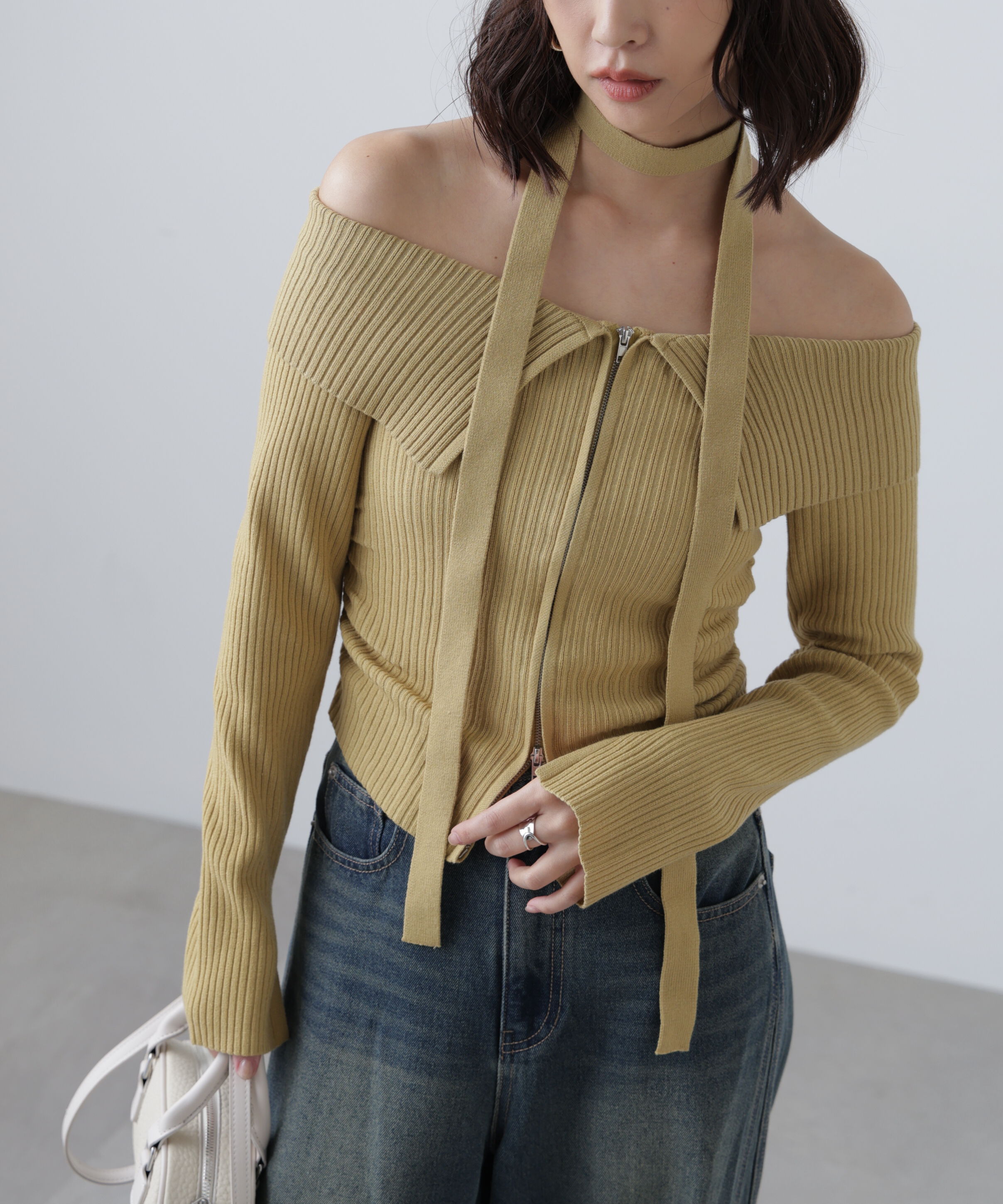  「フロントジップリブ衿オフショルニット」|ニット・セーター|