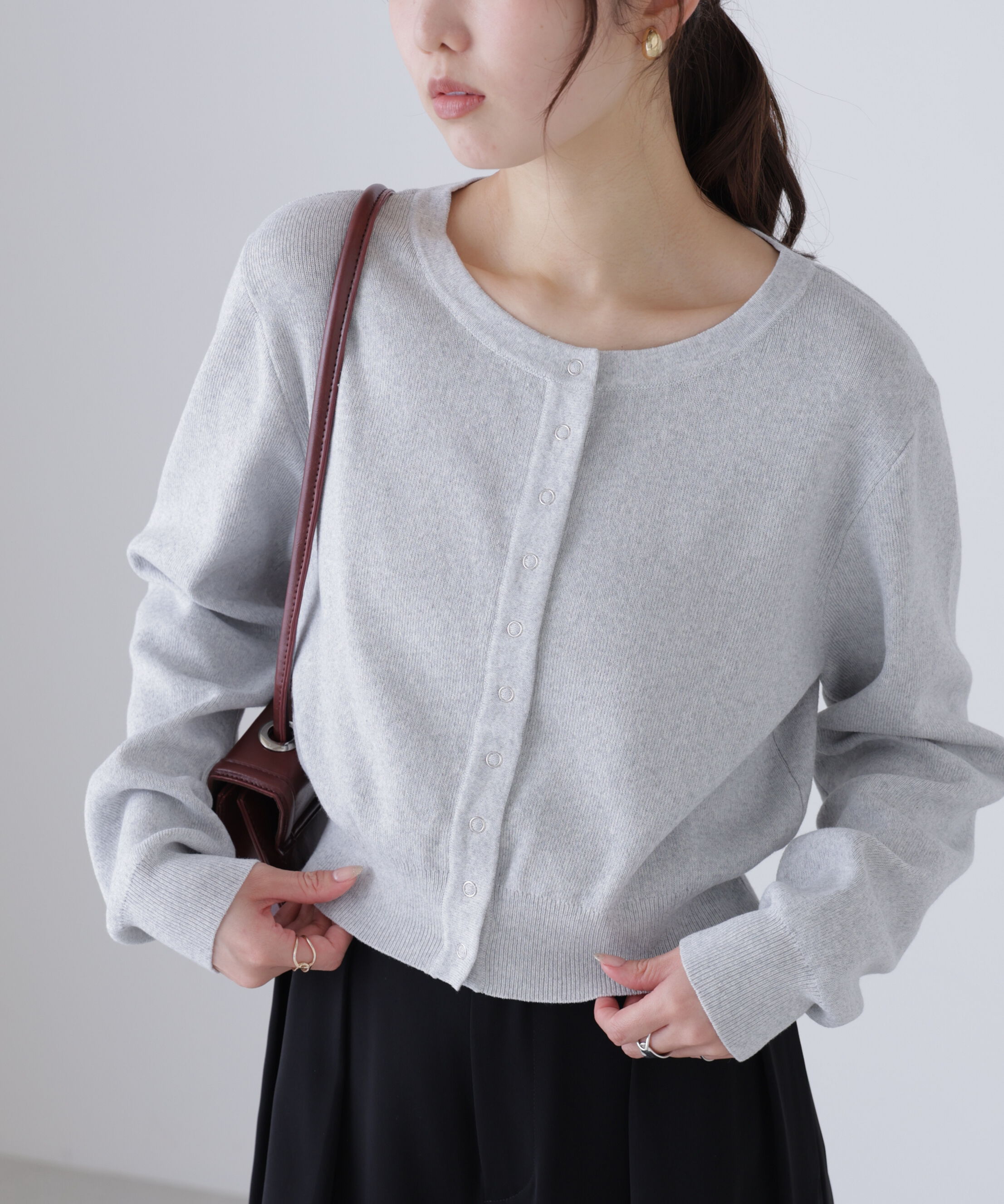  「リングドットボタンクルーネックニットカーディガン」|ニット・セーター|