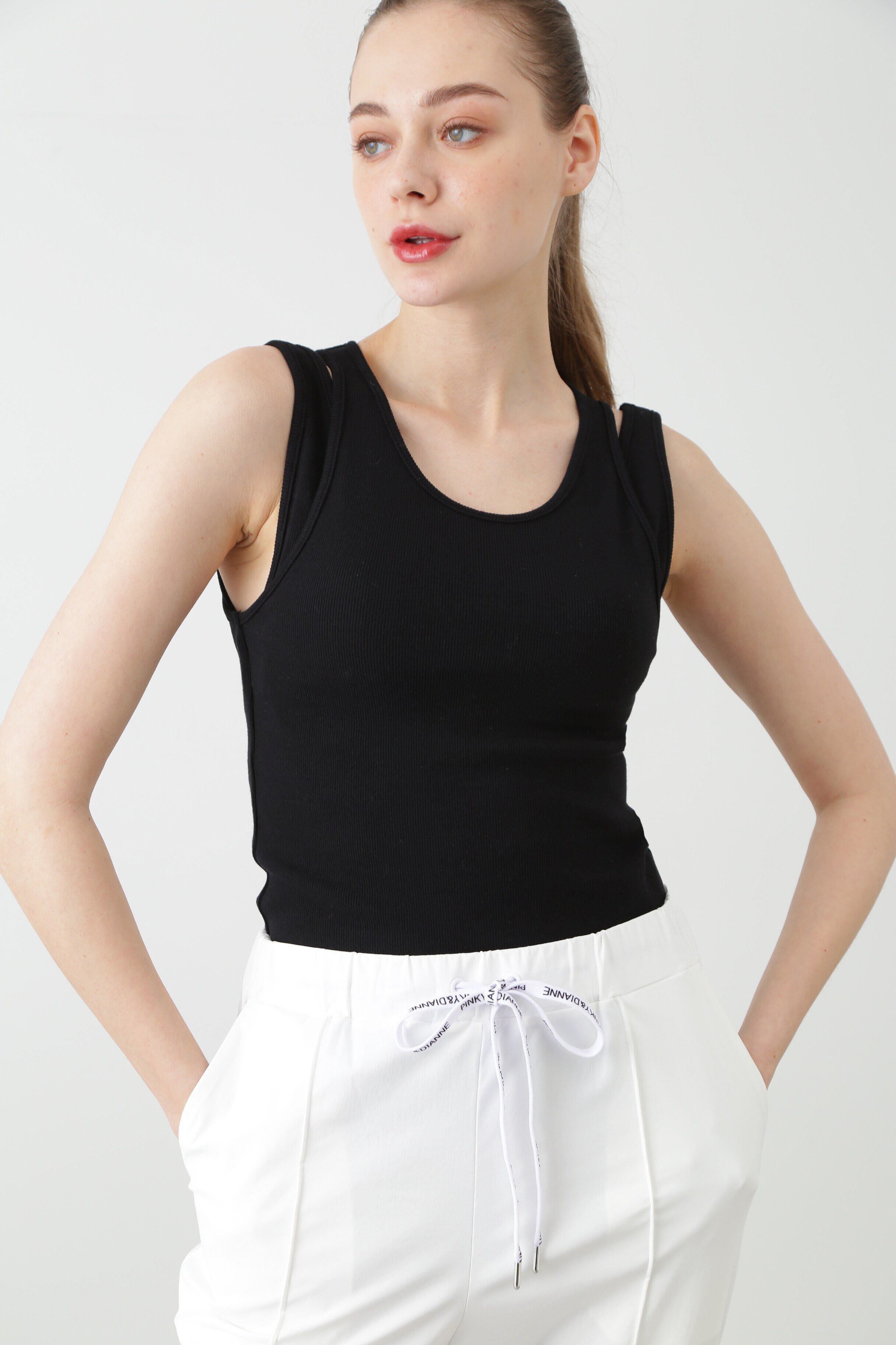  「[THE HOLIDAY CLOSET]カップ付きリブタンクトップ」|Tシャツ・カットソー|