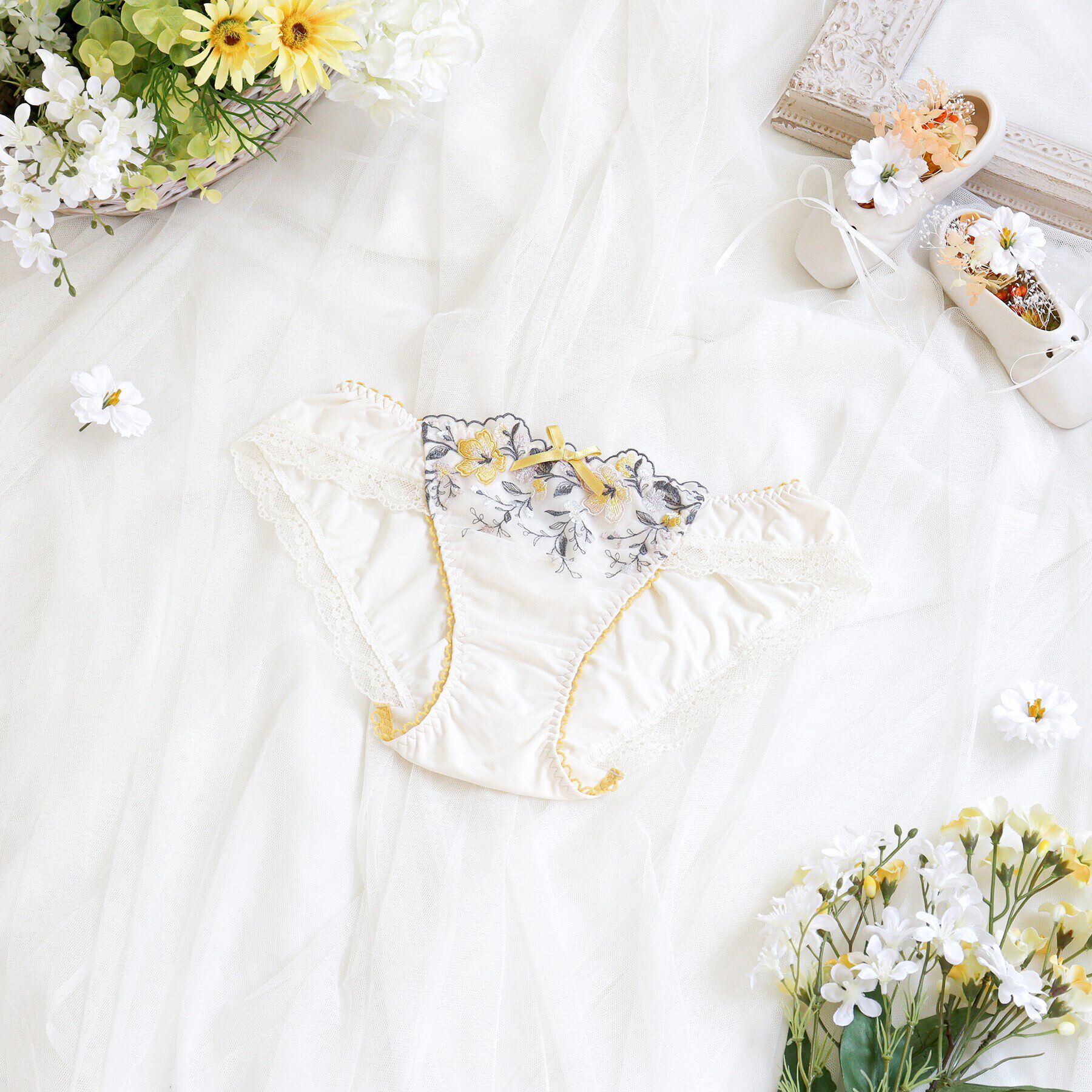 Risa Magli「シェンナ ノーマルショーツ」|インナー|イエロー(032)