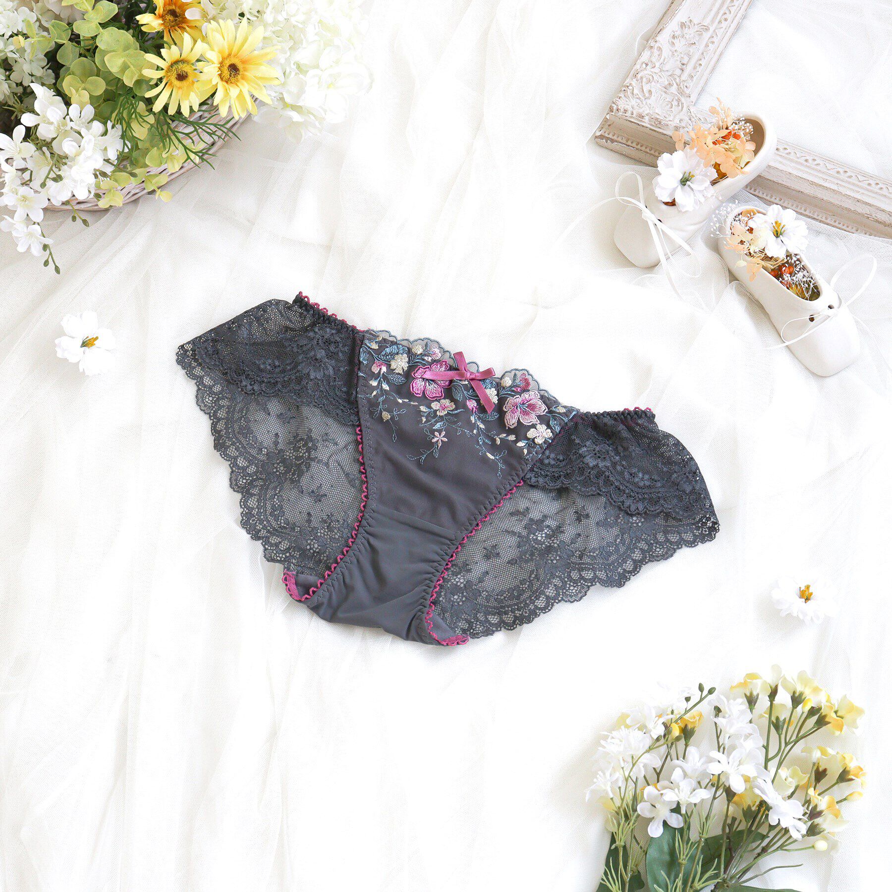 Risa Magli「シェンナ レースショーツ」|インナー|グレー(012)