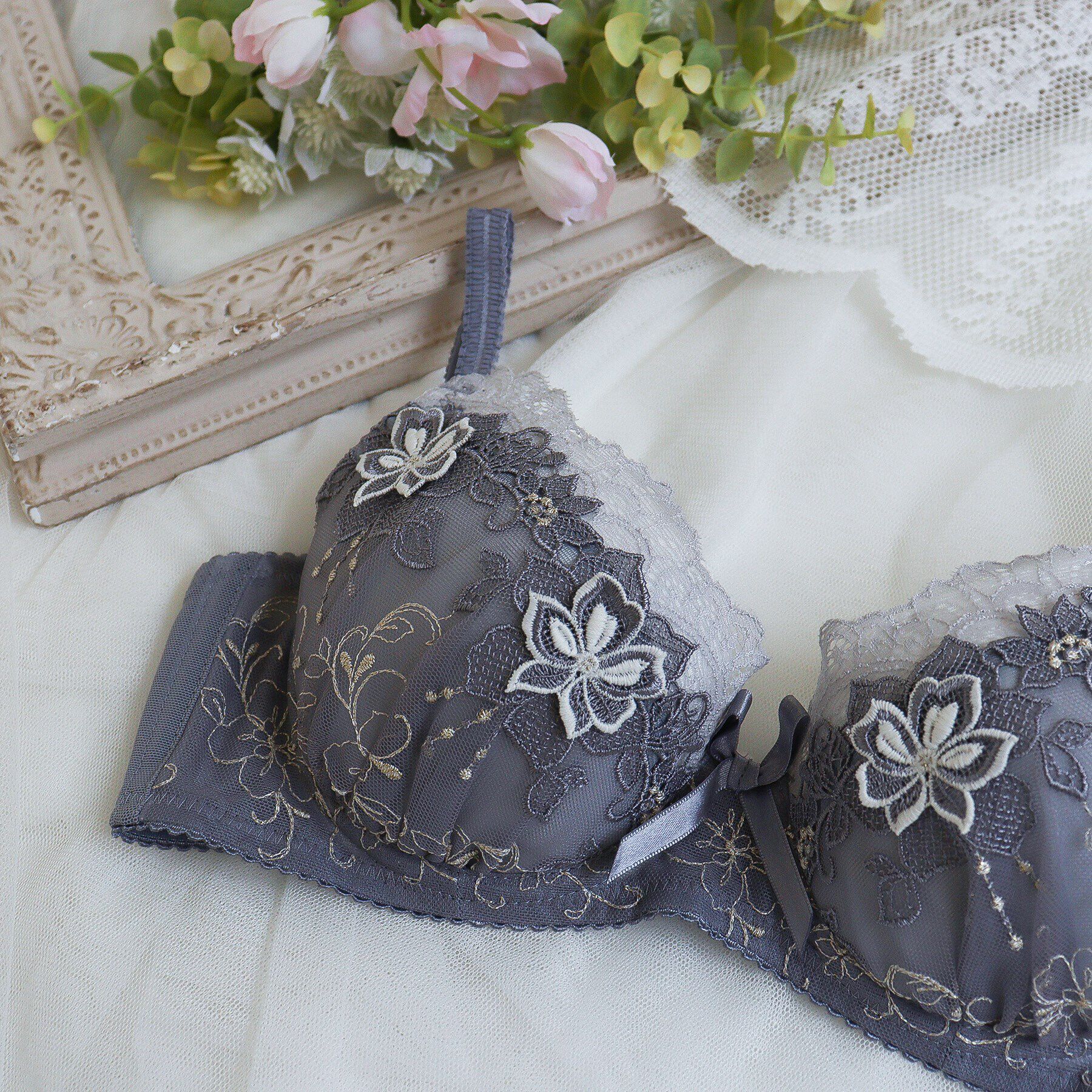 Risa Magli「マデリン ブラジャー（E-F）＜サイドシェイプ＞」|インナー|